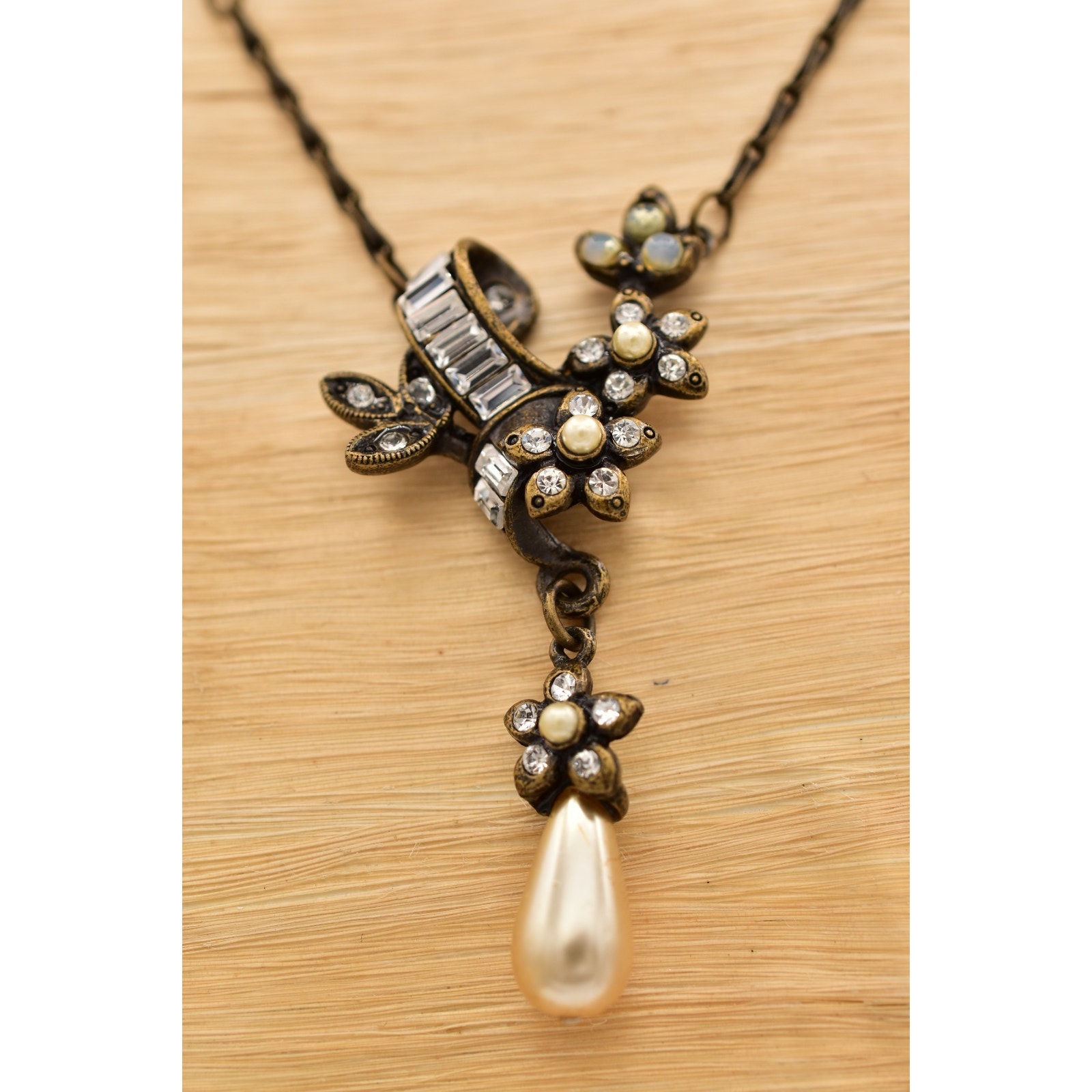 Sweet Romance Vintage Crystal Pearl Pendant Necklace Collar Floral Signed Binbm 40$